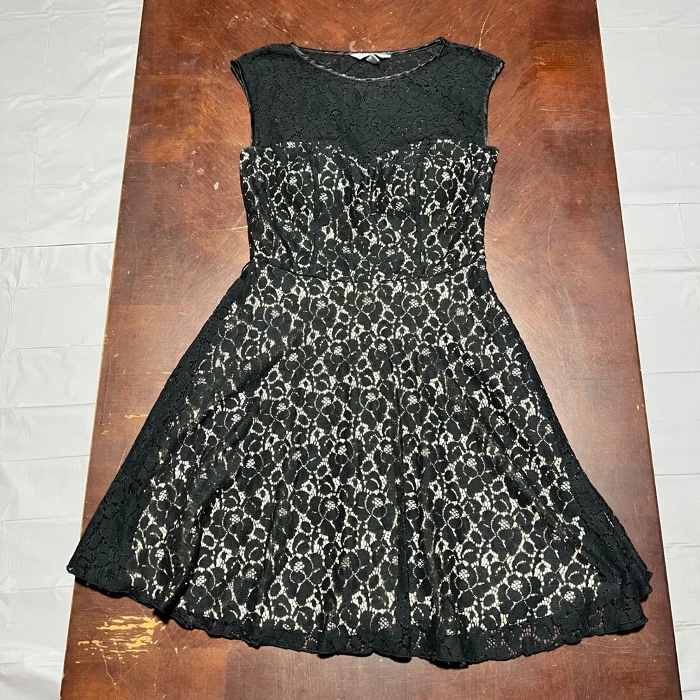 Speechless Black Floral Lace Fit and Flare Illusion Cocktail Dress Medium